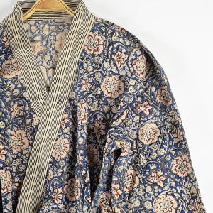 Intialainen siniharmaasävyinen kimono