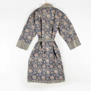 Intialainen siniharmaasävyinen kimono