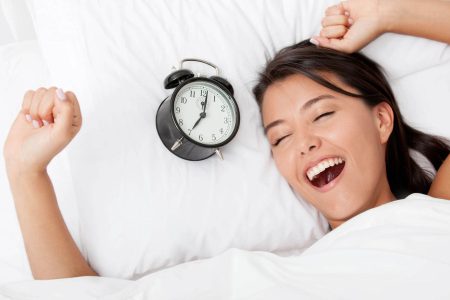 Če se zbujate ob isti uri brez budilke