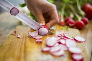 Poletni zaklad: Čudežna zelenjava z 95 % vode in edinstvenimi detoksikacijskimi lastnostmi!