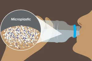 Šokantno odkritje: steklene steklenice skrivajo več mikroplastike kot plastične steklenice!