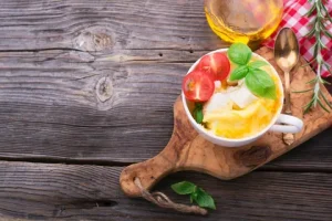 Jajca na ponvi ne pečem več – vzamem preprosto skodelico: tako so milijonkrat bolj okusna