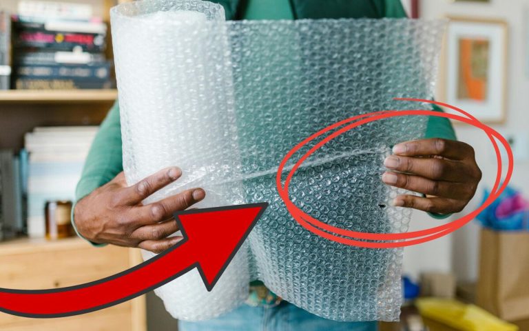 Če imate to plastiko z majhnimi mehurčki, jih ne razbijajte: tako jo lahko uporabite po celem domu.