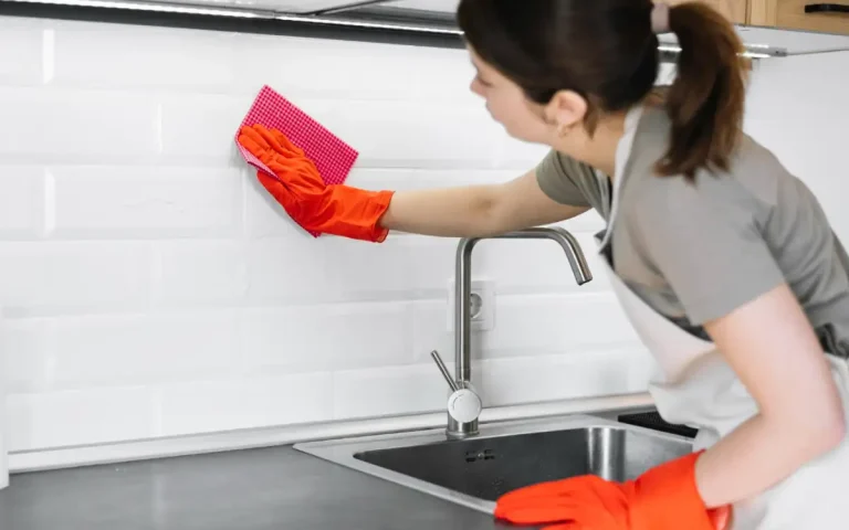 čiščenje kuhinjskih ploščic