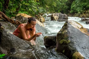 Kopanje v naravi je romantično, vendar tudi nevarno