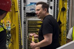 Elon Musk je dejal, da bo energetska mreža začela odpovedovati do leta 2025. Tokrat se je njegova napoved izkazala za pravilno