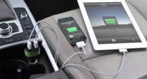 5 načini uporabe USB-vtičnice v vašem avtomobilu za čim bolj učinkovito uporabo vaših naprav