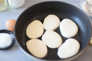 Vsi lahko pripravite puhaste palačinke