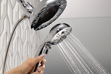 Nalijte kis na glavo tuša in opazujte rezultate: impresiven trik